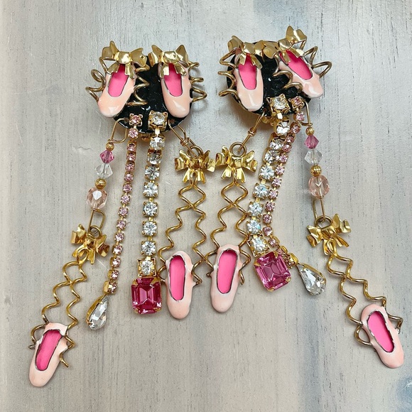 SOLD Lunch at the Ritz "POINT YOUR TOES" Pink Ballet Slippers Clip Earrings. - Picture 1 of 8